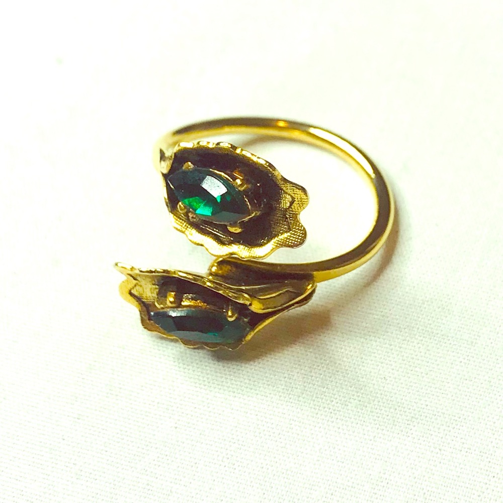 Vintage adjustable leaf and gem ring